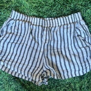FOREVER21 STRIPED SHORTS
